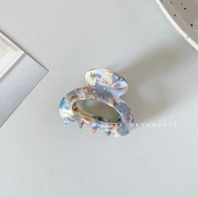 2022 New Women Hair Claw Small 4.5cm Acetate Hair Clips Elegant Colorful Hollow Out Claw Clip Girls Hair Accessories Hairpin Y250707