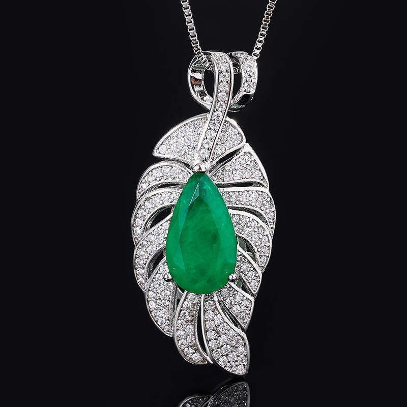 Imitation Emerald Necklace With Paraiba Leaf Pendant Fashion Collarbone Chain For Women F8f