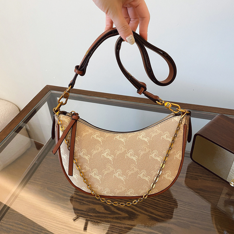 Designer High-End Fashion Crescent Women 2025 New Printed Lightweight Chain Shoulder Crossbody Light Luxury Women's Bag