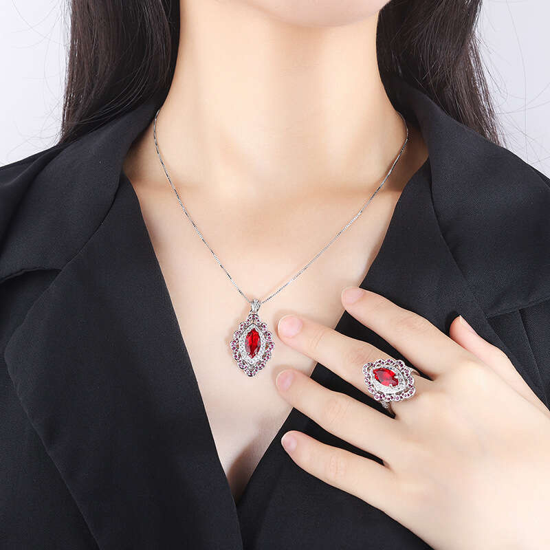 2022 New Trendy Red Pendant Necklace For Women Jewelry 655