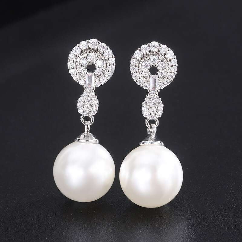 Shell Earrings And White Pearl Necklace Pendant Two-Piece Set With Elegant Design For Women B2a