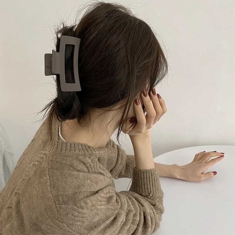 Simple Square Geometric Frosted Hair Claws Clamps Acetate Hairpins Women Hollow Out Ponytail Clips Makeup Styling Tools Headwear Y250707