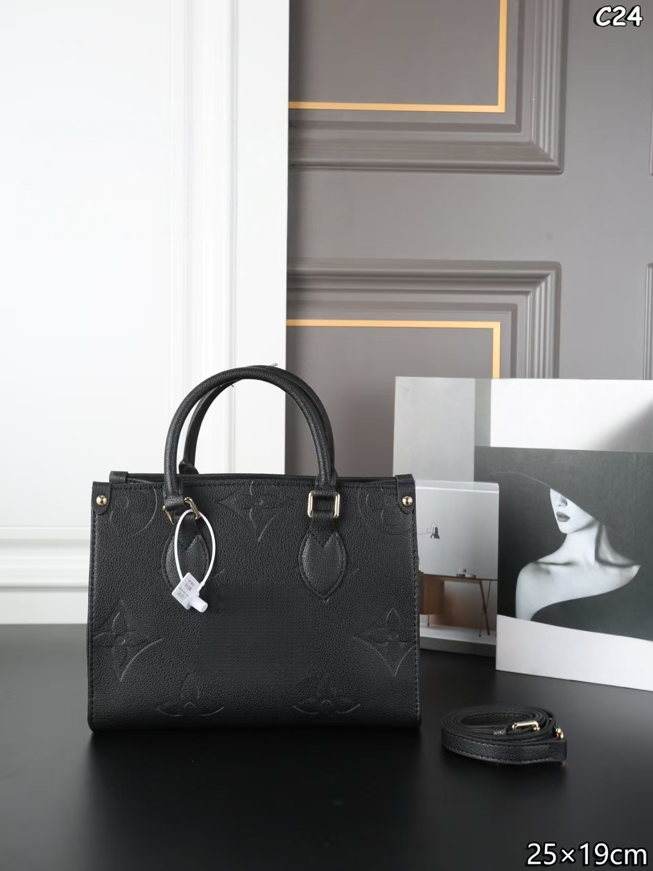 Top Designer Handbag Luxury Sheepskin Bag Fashion Classic Women's Printed Shoulder Bag Women's Daily Commuting Travel Handbag