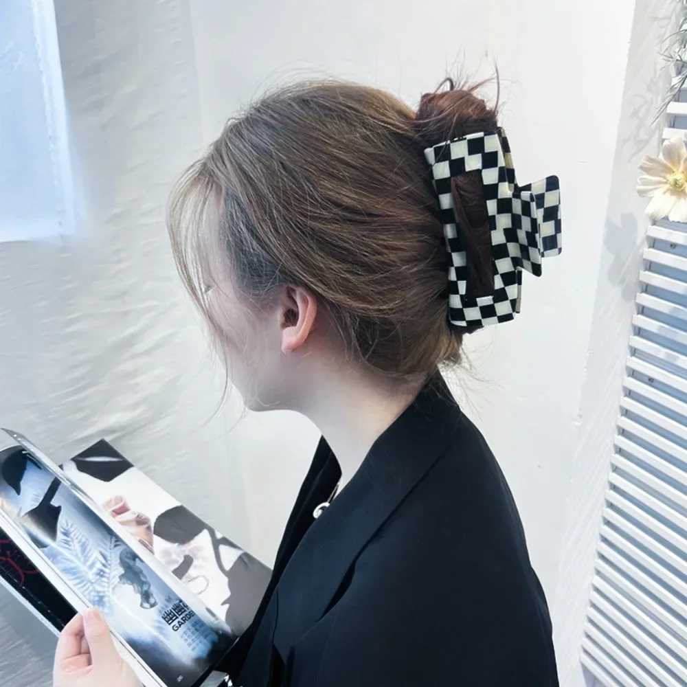 13CM Oversized Square Hair Claw Acrylic Claw Clips Sweet Elegant Geometric Crab Hair Clip for Women Girls Hair Accessories Y250707