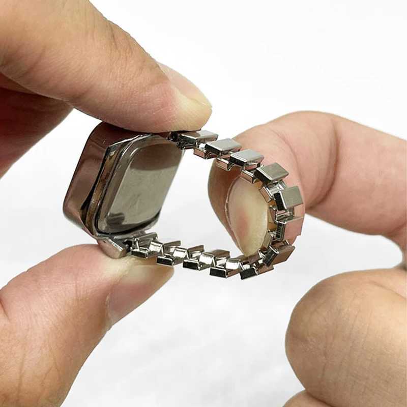 Vintage Punk Finger Watch Mini Elastic Strap Alloy Watches Couple Rings Jewelry Clock Retro Roman Quartz Watch Rings Women Men M250620
