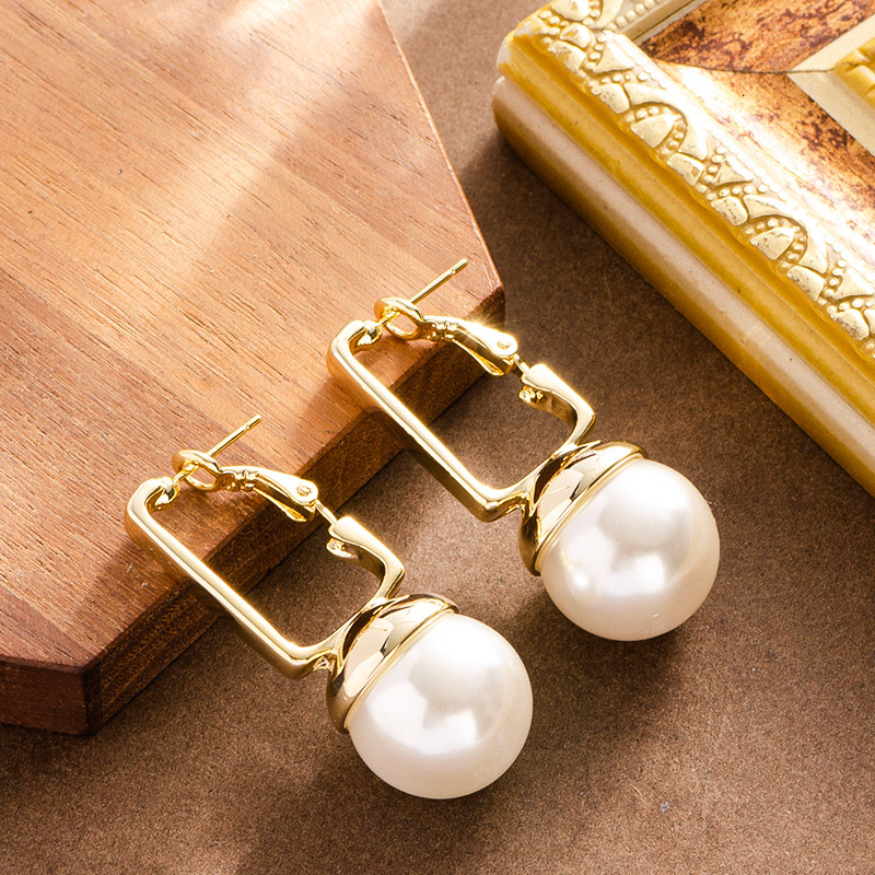 Fashion Pearl Light High-end Feel Slimming for Square and Round Faces Non-fading Sier Needle Earrings