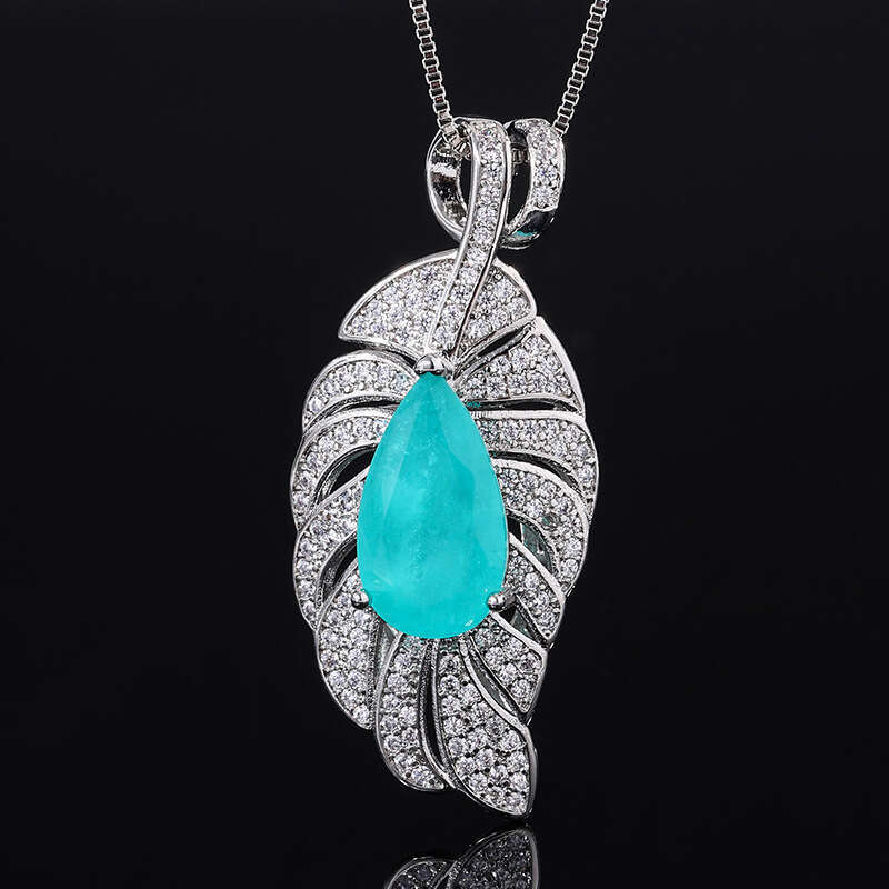 Imitation Emerald Necklace With Paraiba Leaf Pendant Fashion Collarbone Chain For Women F8f