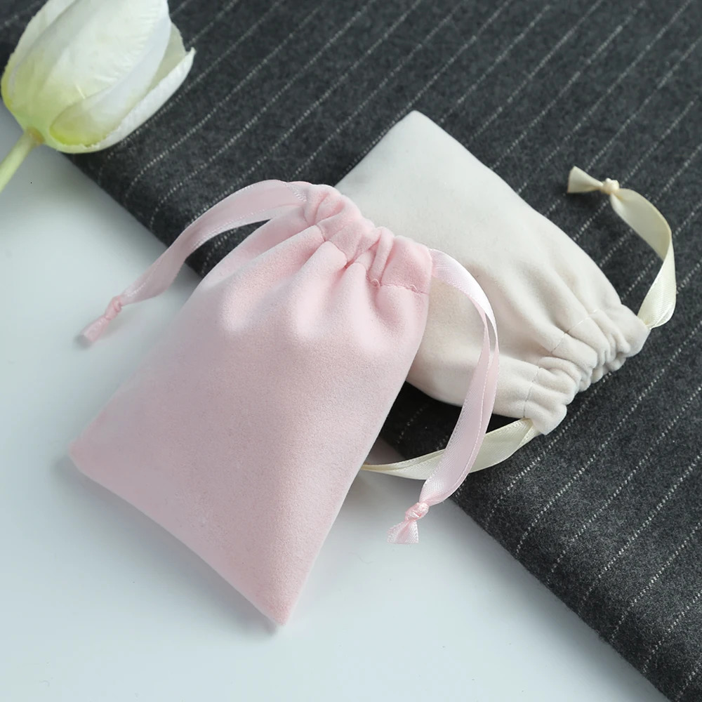 50 Velvet Jewelry Small Gift Bags Mini Size 7X9cm Drawstring Packaging Organizer Pouch For Girl Wedding Favor Candy Goodie Bag 250702
