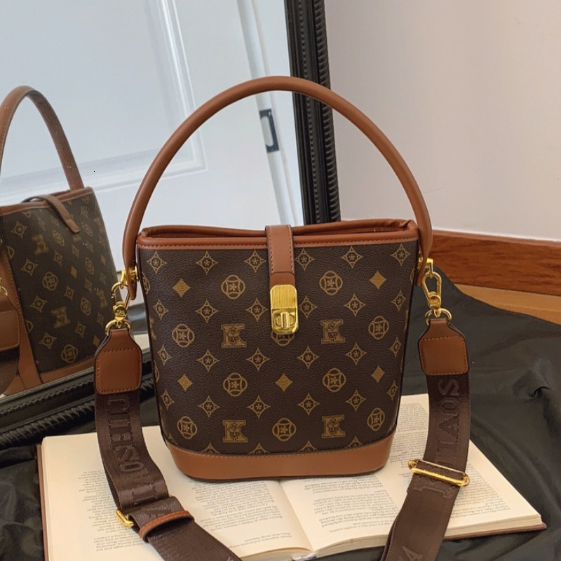 Designer 2025 New Printed Bucket Handbag Large Capacity Crossbody Shoulder for Women Light Luxury Women's Bag