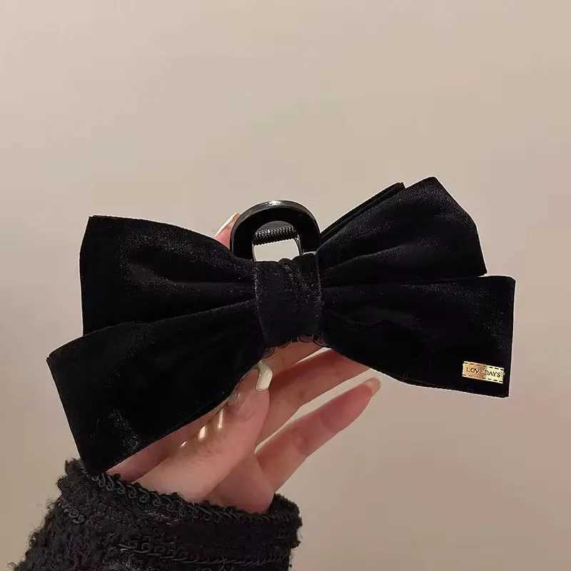 1pc black velvet bow hair clip autumn and winter high-end feeling hair grab large versatile temperament shark clip Z250707