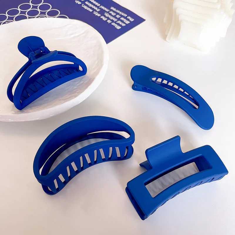 2022 Women Elegant Blue Hollow Geometric Acrylic Hair Claw Vintage Hair Clips Headband Hairpin Hair Crab Hair Accessories Y250707