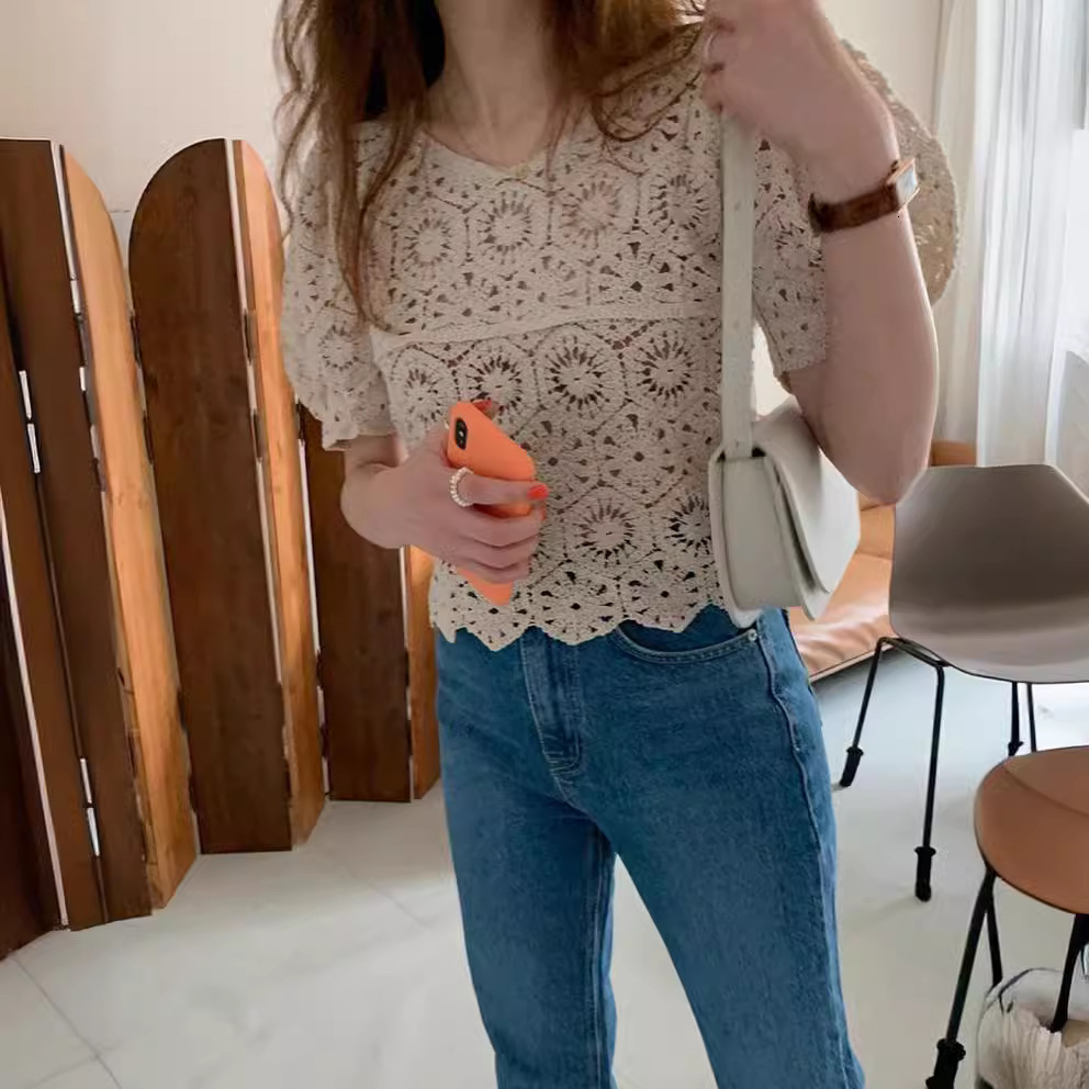 2025 Summer new women's T-shirt hollow crochet knitted T-shirt Korean version slim fit round neck petal sleeve short sleeved top new designer T-s
