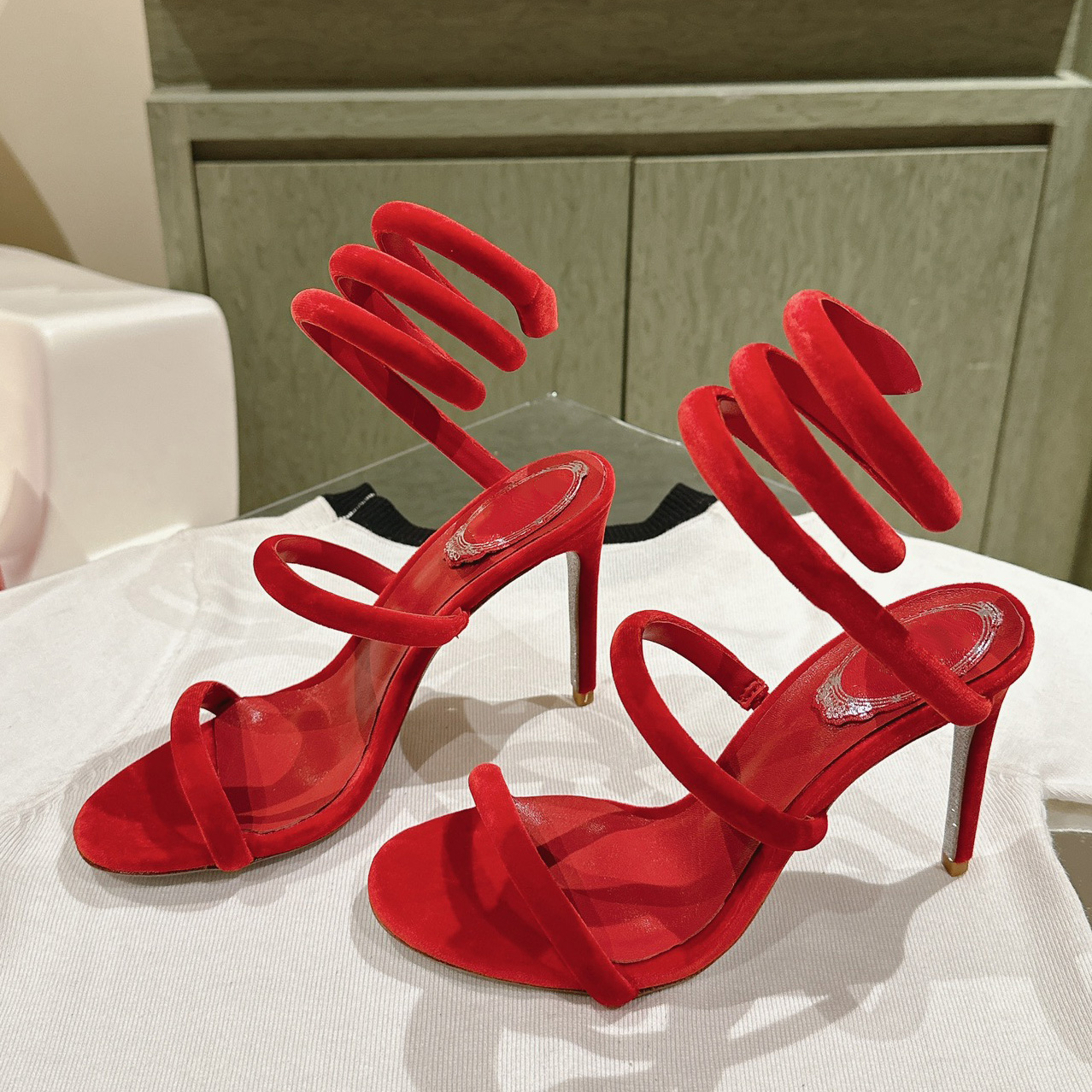 Luxury designer women spiral ankle strap high heels New stiletto heel sandals Elegant Evening Shoes metallic finish and velvet material Factory footwear