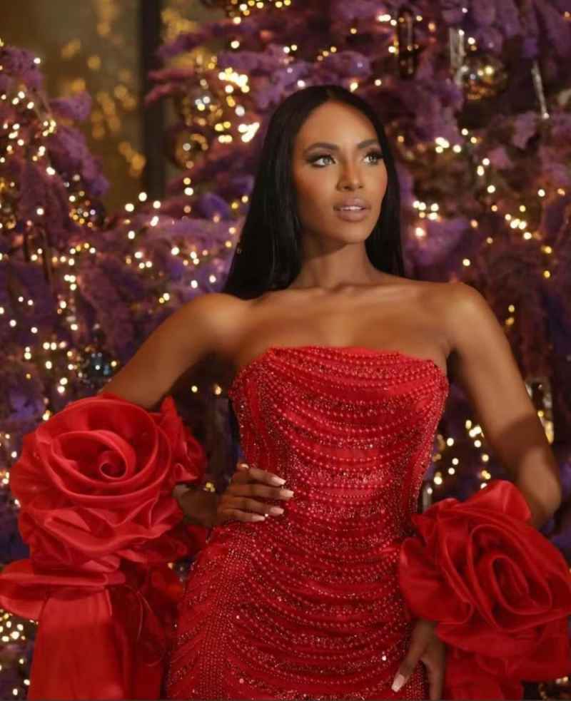 Gorgeous Women Evening Dresses Strapless Sleeveless Wrap Gown 3 D Floral Beading Sweep Train Dress For Party Custom Made