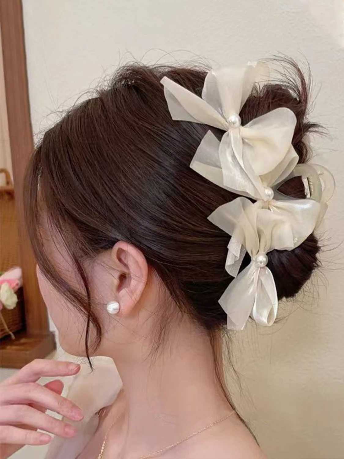 Spring and summer Korean sweet and elegant pearl organza bow grab clip gentle temperament large pan hair grab clip shark clip Z250707