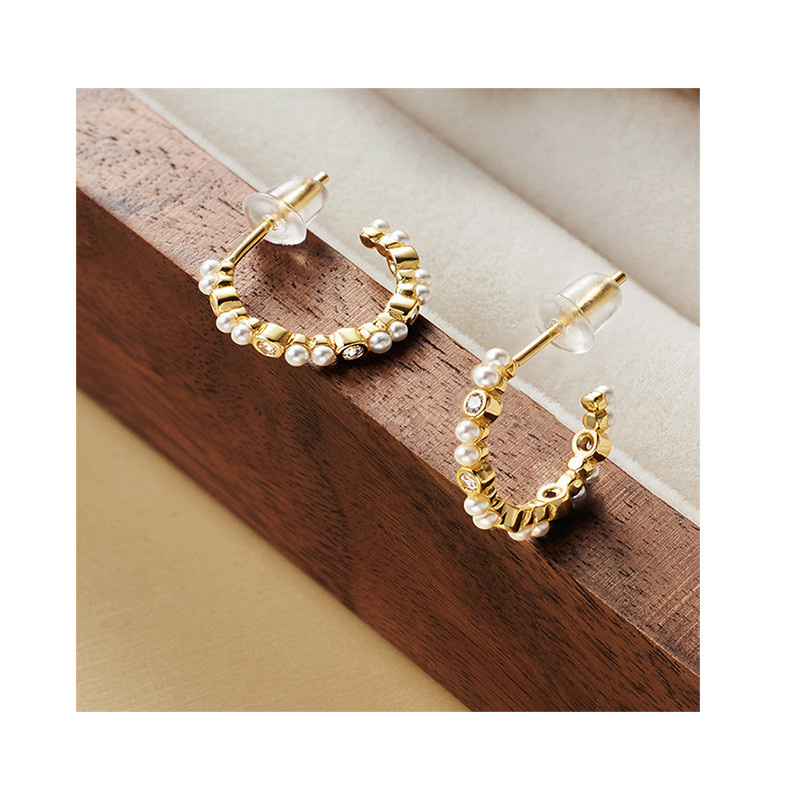 Spirit bait earrings elegant temperament small fragrant wind earrings simple versatile fashion earrings female SW0076