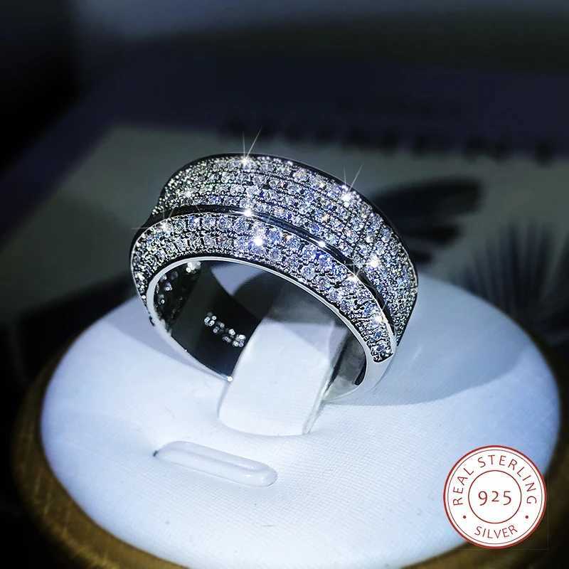 Luxury Exquisite White Zircon Full Diamond Ring For Ladies Couple 925 Sterling Silver Fashion Ring Party Birthday Jewelry Gift XJ250707