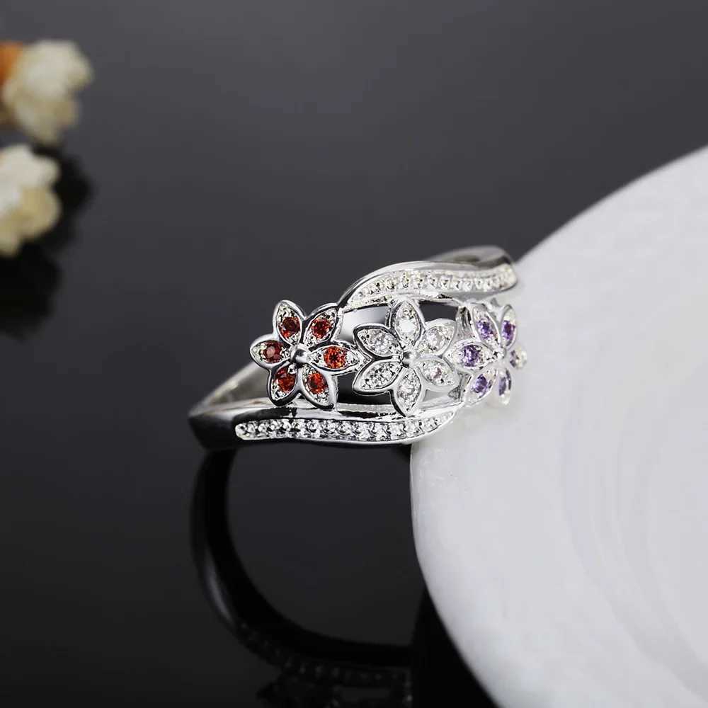 925 Sterling Silver high quality Womens Wedding Ring with Inlaid Stone Crystal Flower Fashion Jewelry XJ250707