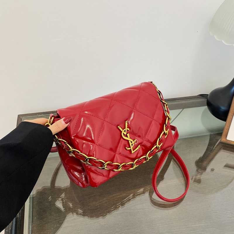Designer Quilted Chain 2025 New Versatile Fashion Design Sense Small Square Underarm Trendy Women's Light Luxury Bag