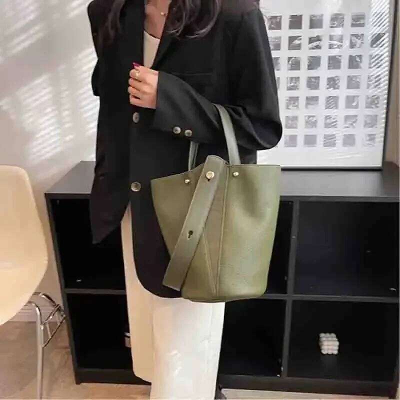 Fashion 2025 Trending Brand Designer Female Handbags Solid Bucket Bag For Women Crossbody Shoulder Bags Totes