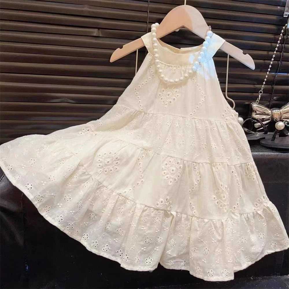2025 Summer Bear Leader Cut-out Design Girls Dress Little Girl Fashion Sling White Holiday Medium Length Vest Dress Girls Dress R250707
