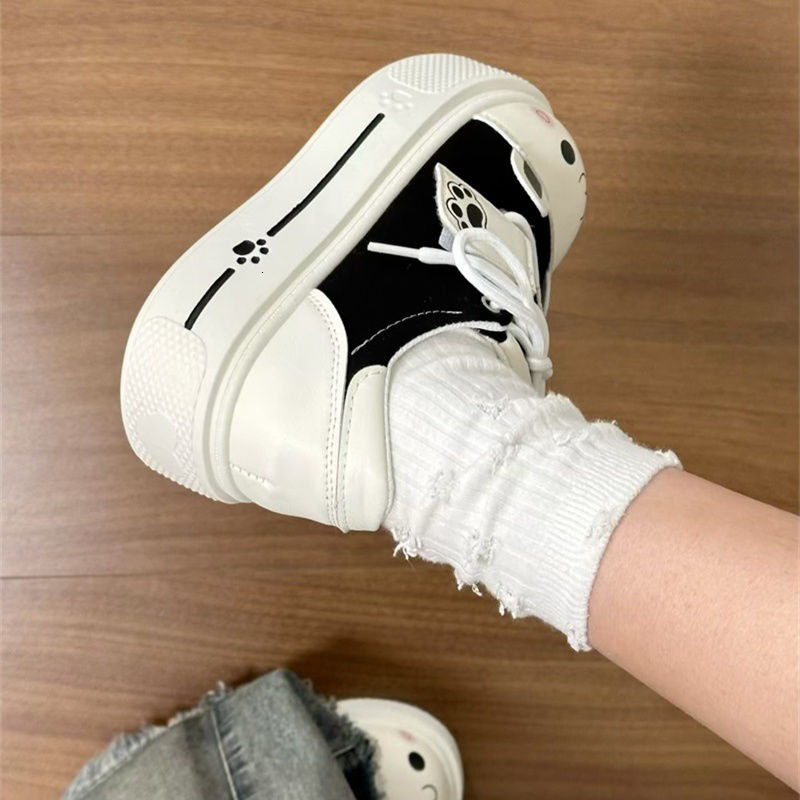 Black Cute Bunny Girl Style Designer Skateboard for Women, Thick Sole Comfortable Height Increasing Shoes, Non-Slip Wear-Resistant Casual Shoes