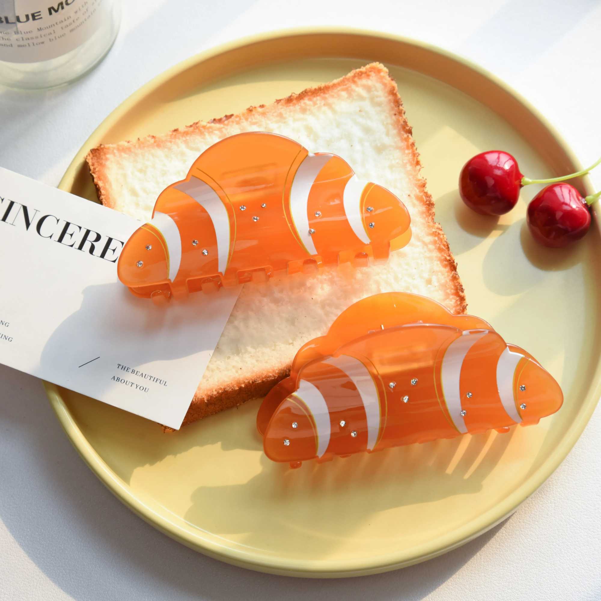Muweordy New French Croissant Series Hair Claw Funny Rhinestones Bread Kawaii Crab Hair Clips Hair Accessories for Woman Girls Z250707