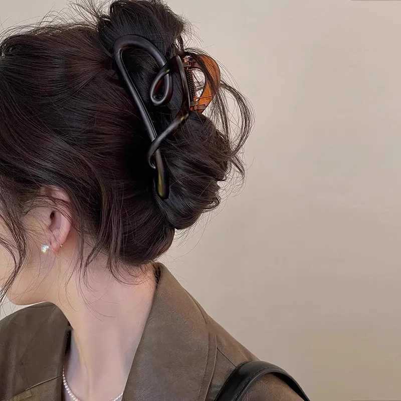 Vintage Heart Shape Plastic Hair Claw For Women Back Hair Holder Headband Elegant Hair Clips Hairpin Fashion Hair Accessories Z250707