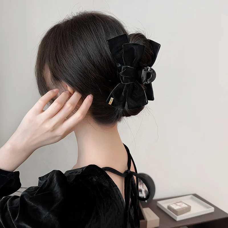 1pc black velvet bow hair clip autumn and winter high-end feeling hair grab large versatile temperament shark clip Z250707