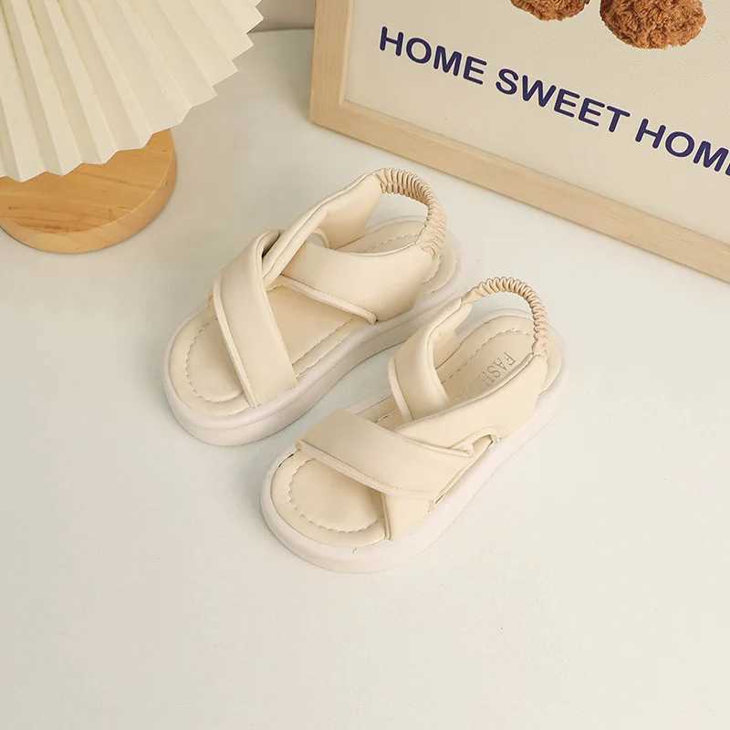 2024 New Childrens Thick Bottom Sandals Solid Color Girls Summer Beach Sandals Fashion Versatile Kids Cross-tied School Sandals R250707