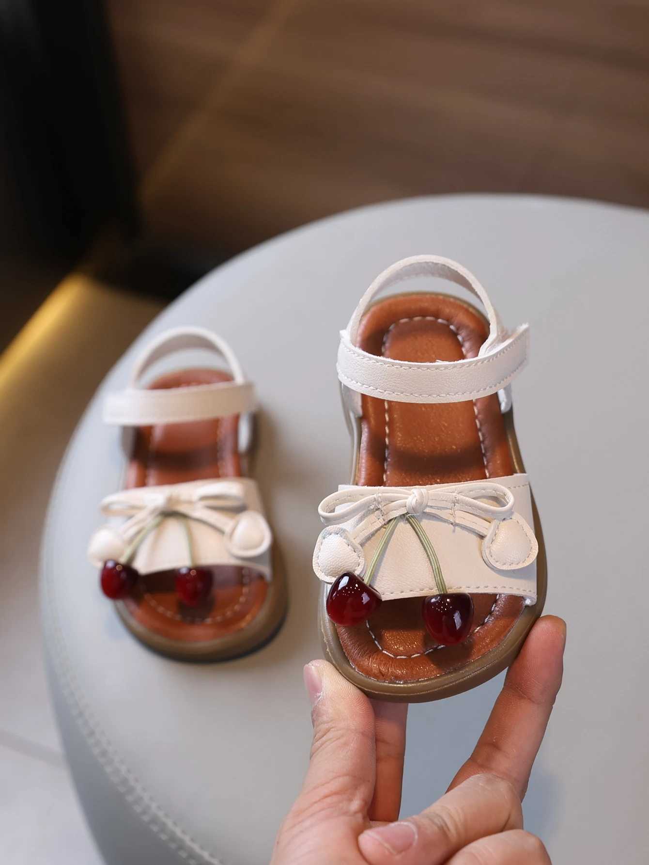 1 Pair of Baby Girl Sandals Anti-Cherry Decoration Cute Bow Open-Toe Sandals Baby Flat Shoes 172 R250707