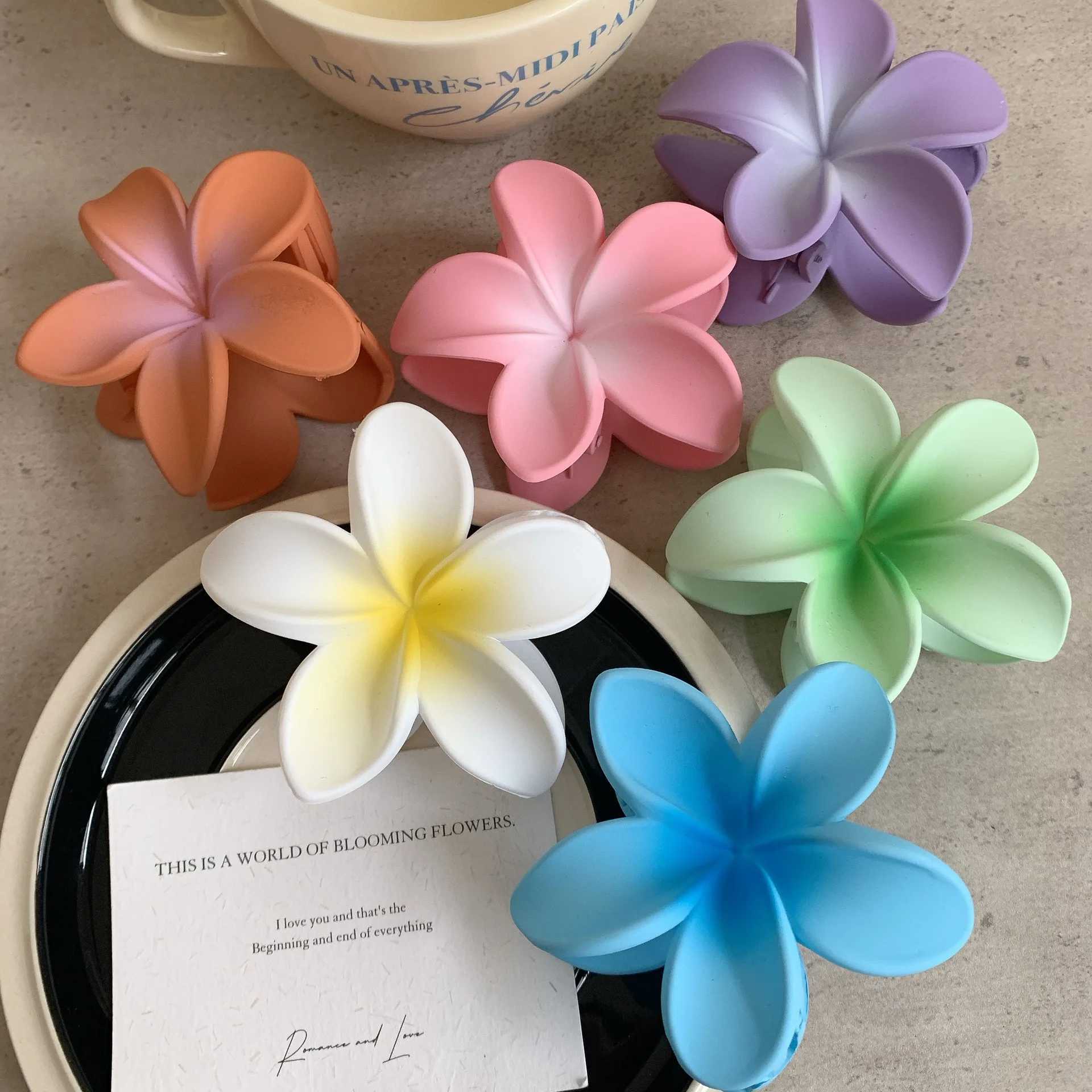 Fashion Frosted Egg Flower Hair Claw Clip Shark Hairpin Barrettes Ponytail Holder Summer Beach Hair Glamp Head Accessories Women Z250707