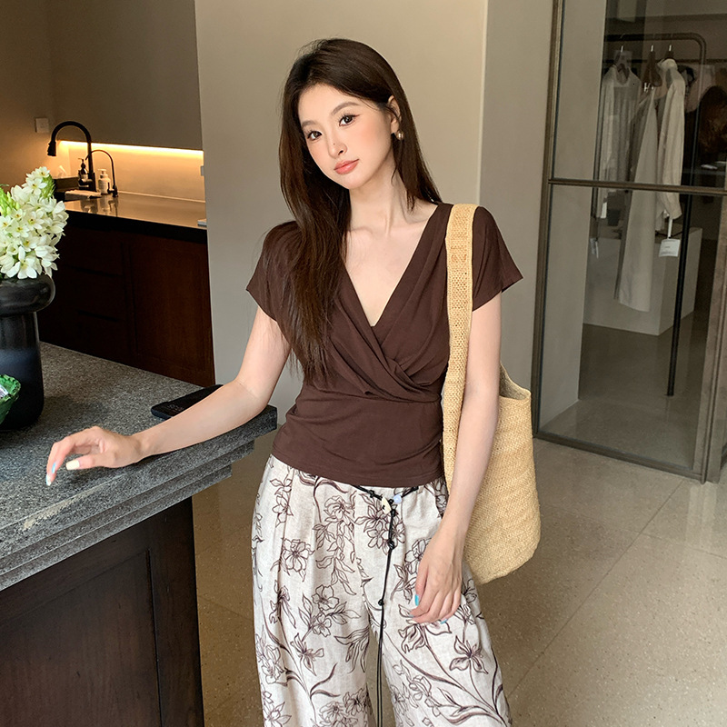 2025 Summer new women's T-shirt Summer new Korean elegant V-neck cross pleated slim fit women's top New fashion designer T-shirt