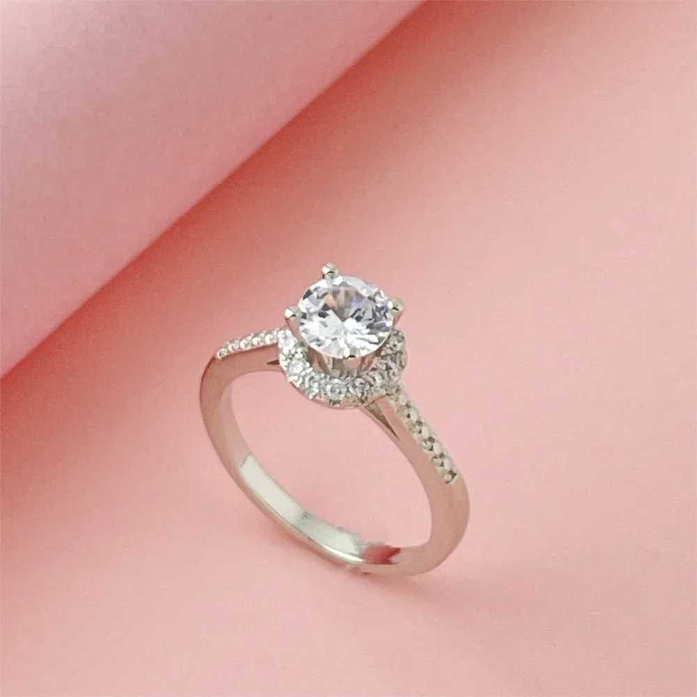 925 Sterling Silver Ring with Simulated Diamond CZ Suitable for Women Charm Jewelry Engagement Gifts XJ250707