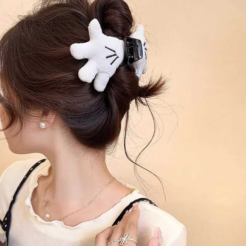 Cute Mickey Palm Hair Claw Clips For Women Creative Hairclips Girls Mickey Hand Hairpin Small Funny Claw Clip Hair Accessories Z250707