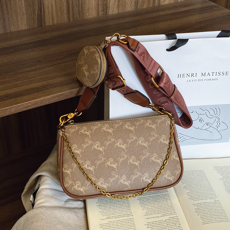Designer Printed Large Capacity Underarm 2025 New Korean Version Envelope Trendy Shoulder Crossbody Light Luxury Women's Bag