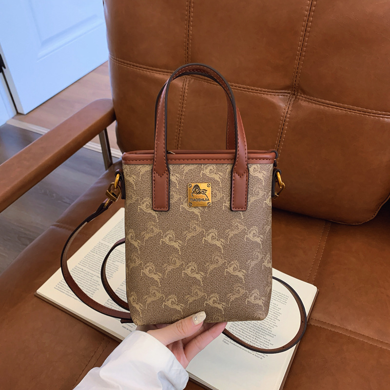 Designer 2025 New for Women High-End Feel Elegant Small Crossbody Phone Fashion Shoulder Light Luxury Women's Bag