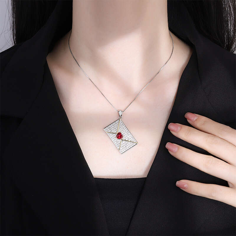 New Niche Design Creative Rectangular Necklace Fashion Versatile Full Dia Envelope Pendant Clothing Accessories Jewelry 6E3