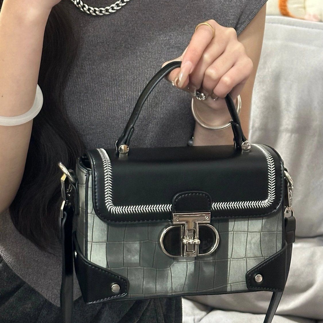 designer High-End Fashion Small Chanel Style Ice Blue Shoulder Bag 2025 New Fashionable Trendy Small Square Bag Commuter Crossbody Bag
