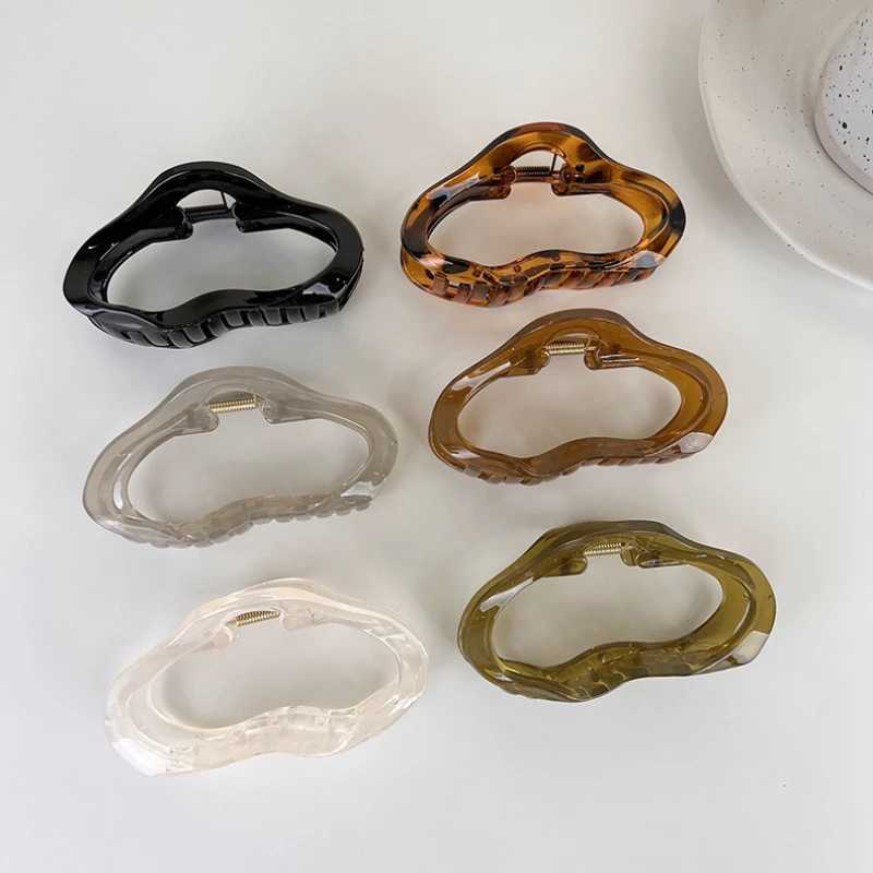 New Clouds Hollow Out Hair Claws Clips Womens Girls Jelly Acrylic Hair Clamps Plastic Irregular Hair Barrettes Hair Accessories Y250707
