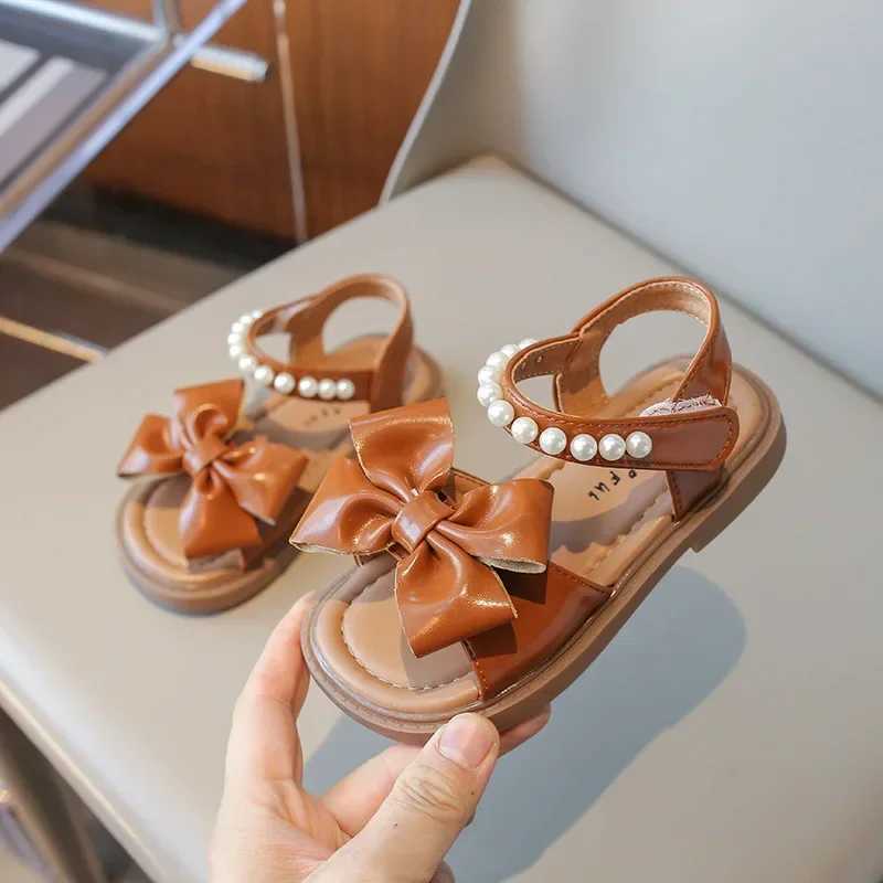 2025 Summer New Arrival Girls Sandals and Childrens Princess Shoes for Girls Students Rhinestone Bow Performance Shoes R250707