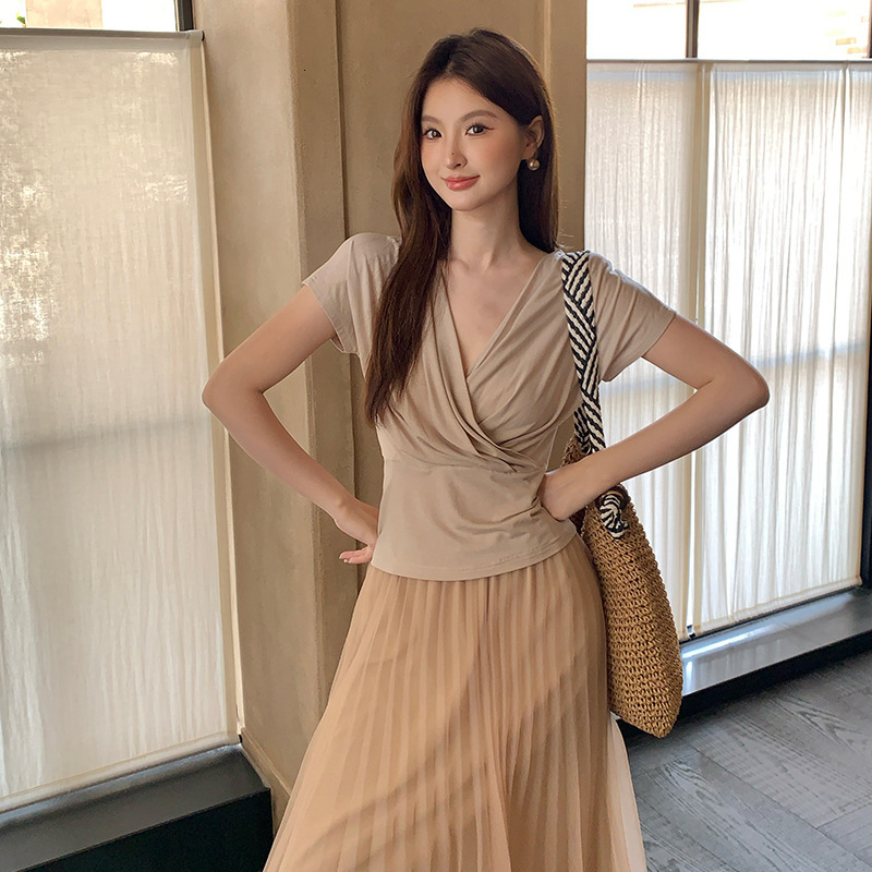 2025 Summer new women's T-shirt Summer new Korean elegant V-neck cross pleated slim fit women's top New fashion designer T-shirt