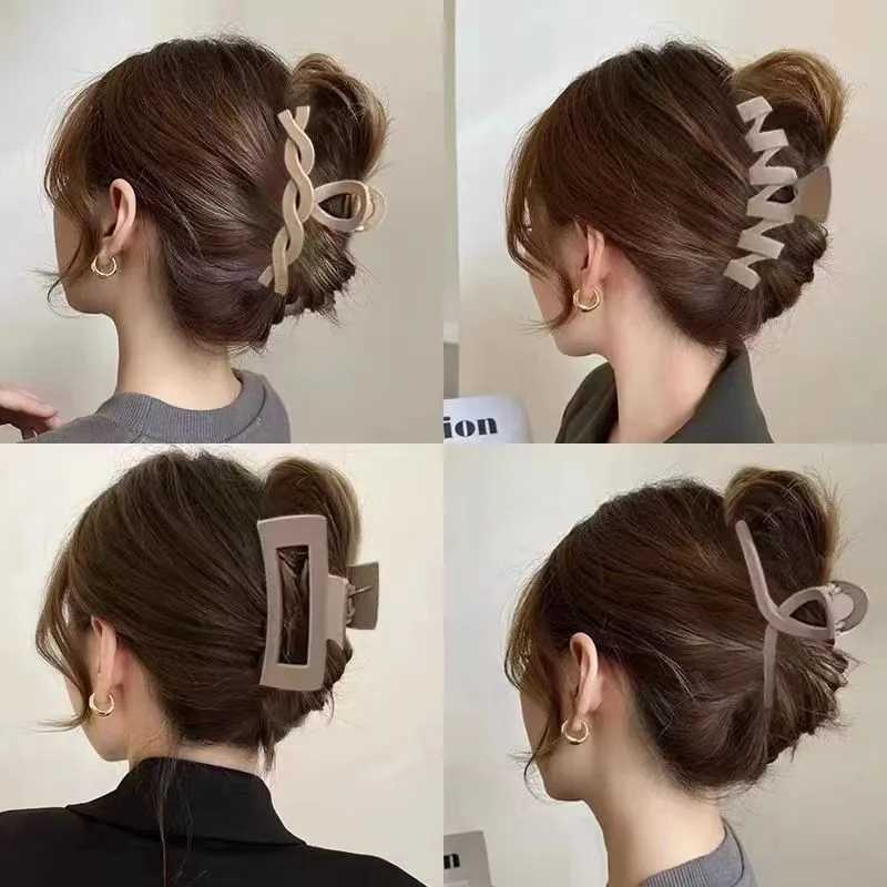 Stylish Hair Clips for Women- Large Autumn/Winter Claw Clip Set with Plush Fabric for Creating Elegant Updos and Chic Hairstyles Z250707