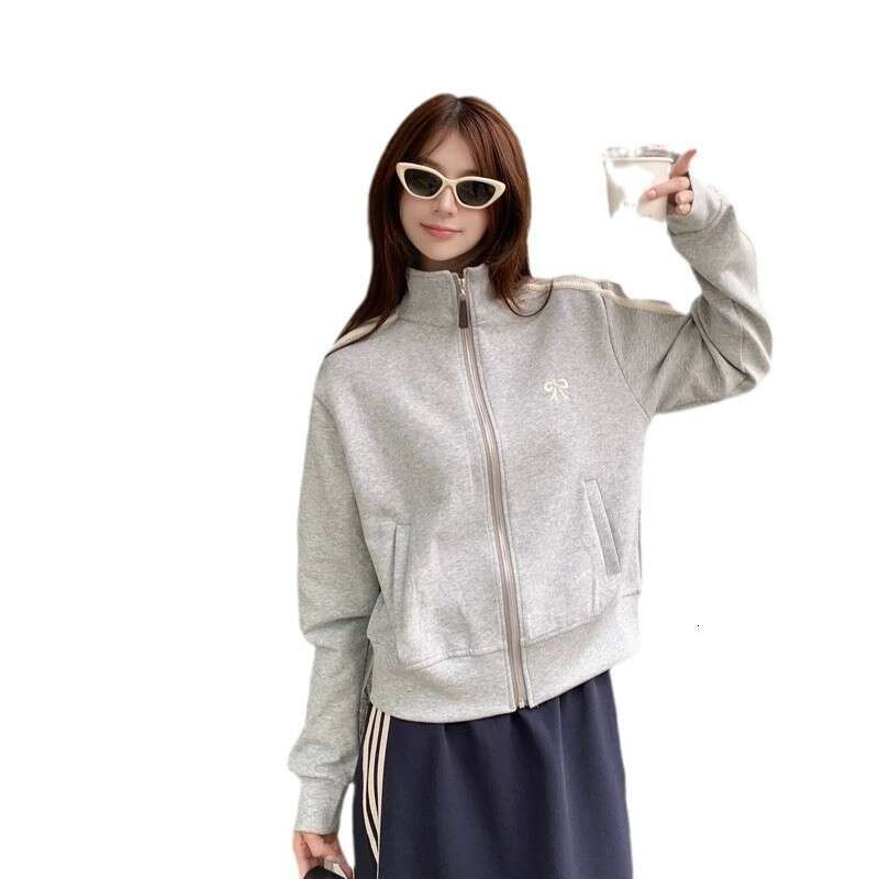 Academy Style Embroidered Bow Three Stripes Sweatshirt For Women 23024 Autumn Edition Stand Collar Zipper Sports Jacket B5