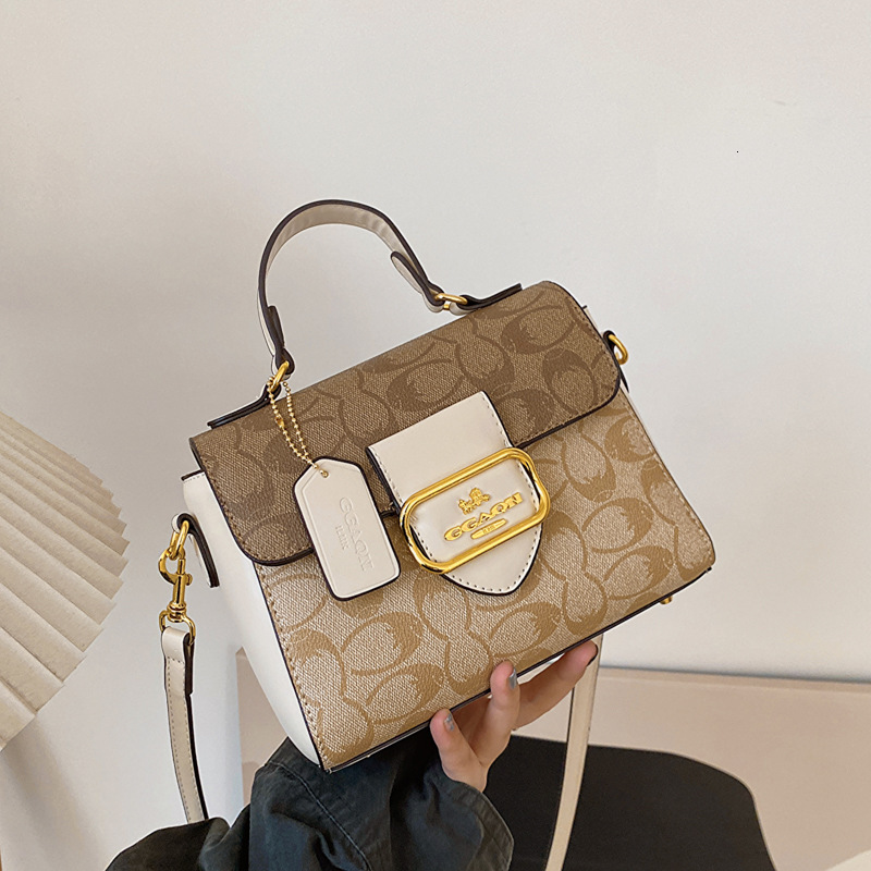 Designer High-End Feel for Women 2025 New French Niche Fashion Design Shoulder Handbag Versatile Crossbody Light Luxury Women's Bag