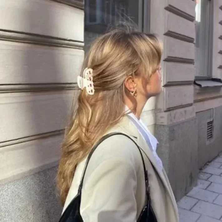 Hairpin Milk White Series Water Edge Cherry Blossom Hair Clip Pastoral Style Acidic Luxury Heavy Hair Accessory Y250707