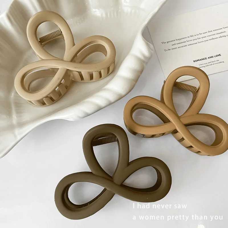 Solid Hollow Bow Hair Claws For Women Girls Sweet Hair Ornament Back Head Hair Clips Fashion Hair Accessories Y250707
