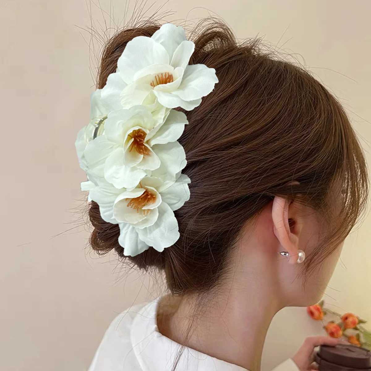 AWAYTR Phalaenopsis Orchid Hair Claw Flower Shark Clip Women Retro Floral Exaggerated Wedding Party Hair Clip Hair Accessories Y250707