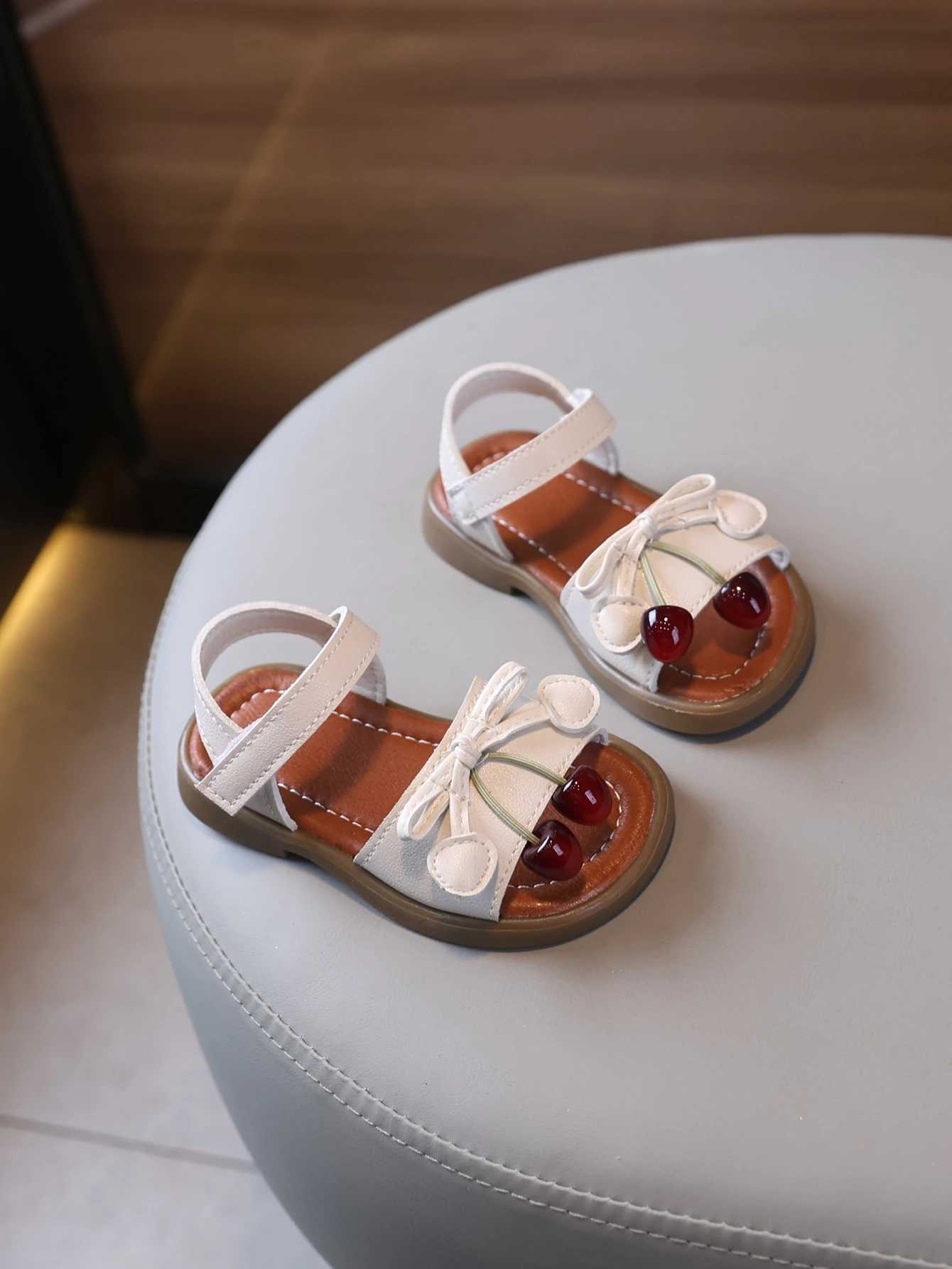 1 Pair of Baby Girl Sandals Anti-Cherry Decoration Cute Bow Open-Toe Sandals Baby Flat Shoes 172 R250707