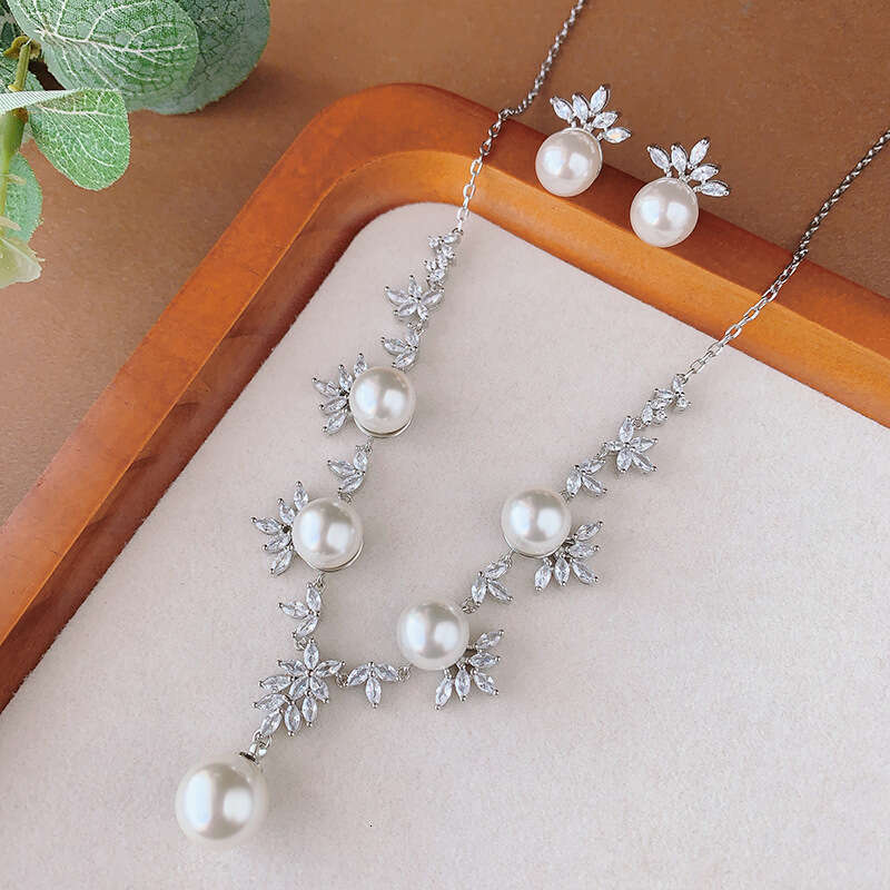 New Jewelry Set Necklace Earrings Imitation Australian White Pearl Fashion High-End Women's Aec